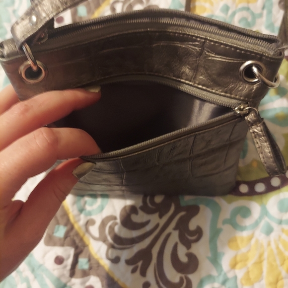 Nicole Miller Little Metallic Grey Purse 🩶 - Picture 10 of 12
